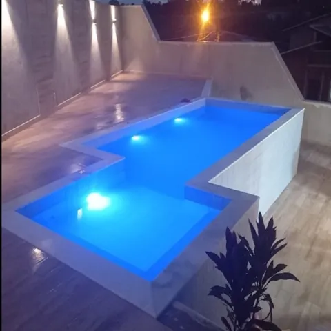 Sobrado colonial com piscina no Residencial Cambarah, em Jarinu