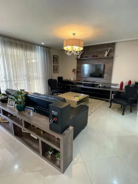 Apartamento de 132 m² com 3 suítes no 27º andar do Premiatto Residence Club