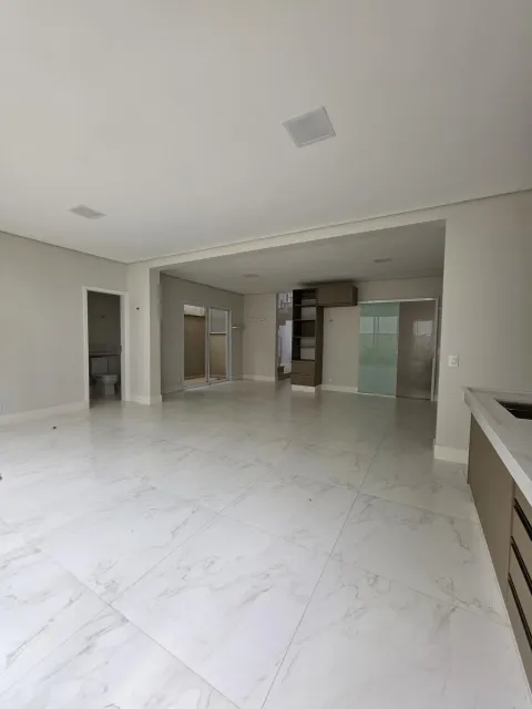 Casa de 212 m² com 3 suítes no Condomínio Reserva Ermida, em Eloy Chaves