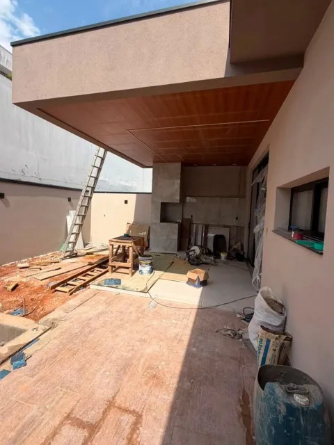 Casa nova semitérrea de 167 m² com piscina no Reserva Ermida II