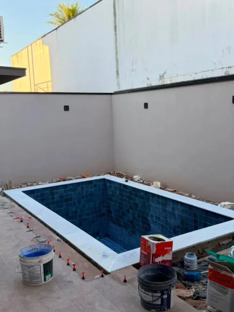 Casa nova semitérrea de 167 m² com piscina no Reserva Ermida II