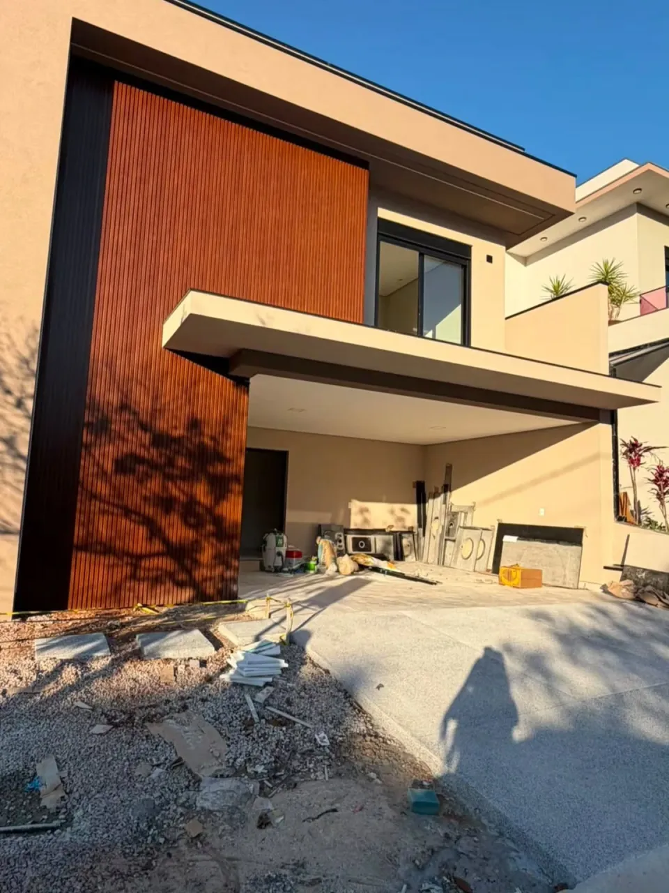 Casa nova semitérrea de 167 m² com piscina no Reserva Ermida II